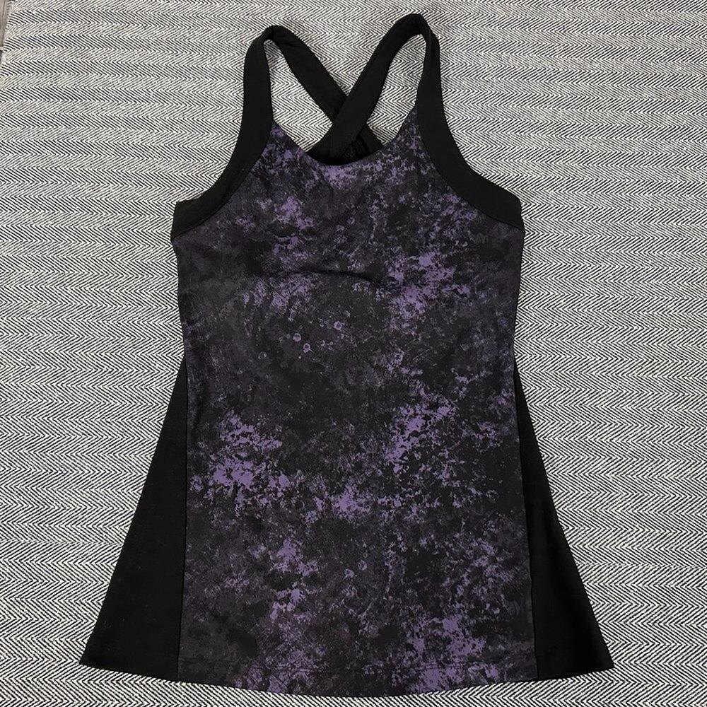 LUCY - Purple and Black Marble Workout Tank with Built-in Bra